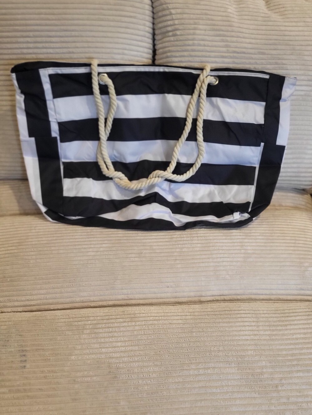 Source Unknown Black and White Striped Rope-Handle Travel Tote